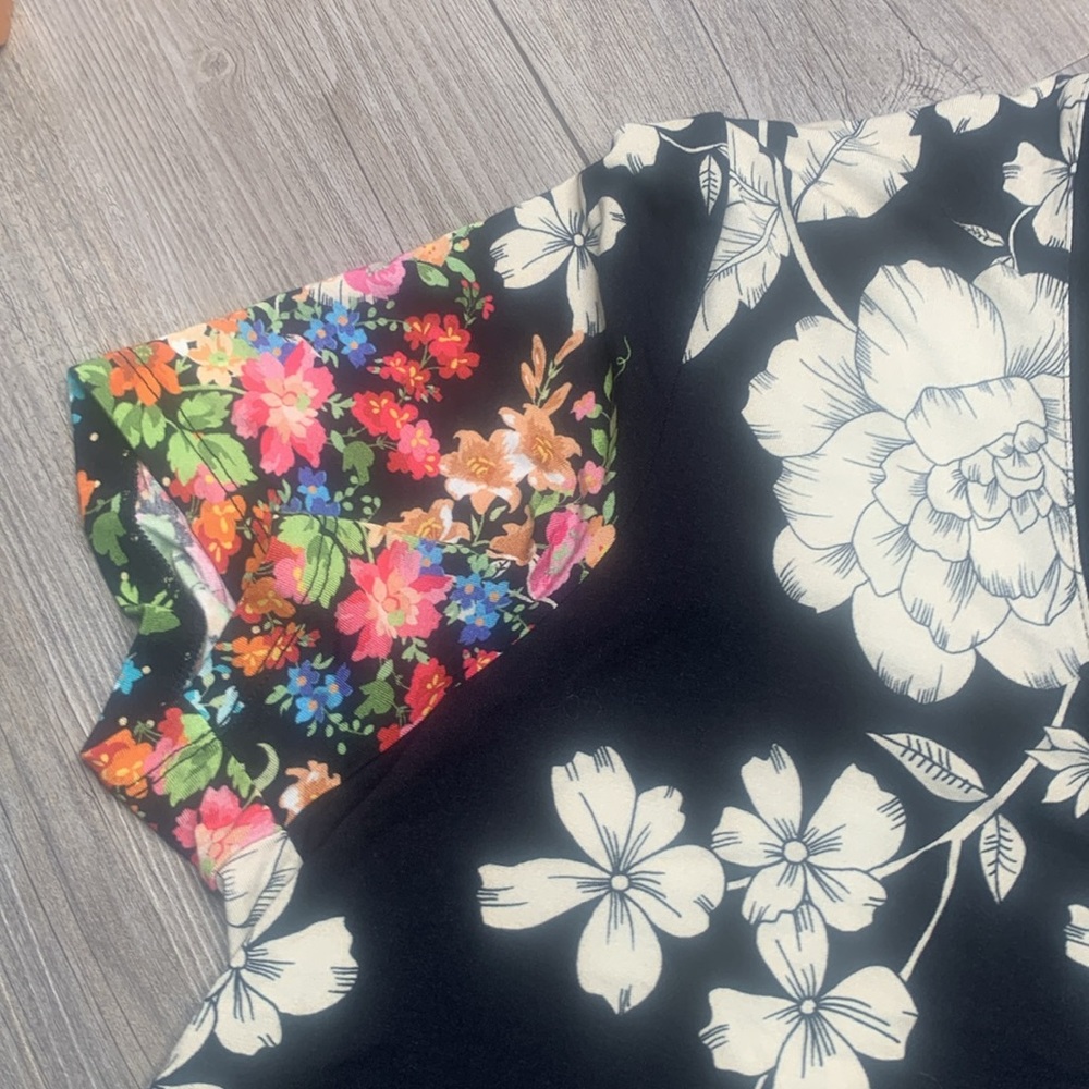 Johnny Was Redland Favorite Bamboo Stretch Knit Floral Print V-Neck Teeshirt XXL - Picture 4 of 12